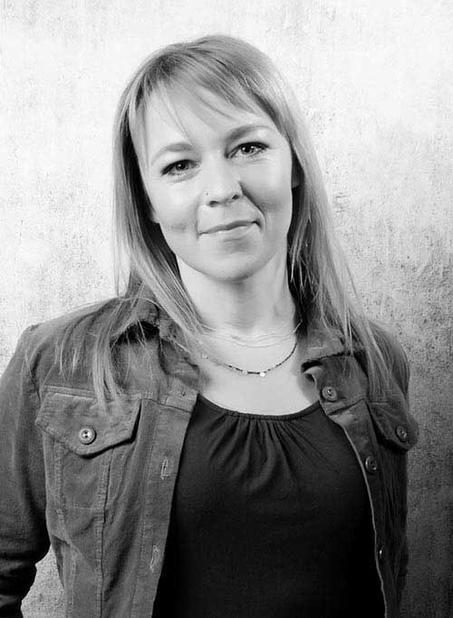 Portrait of Rae Wilkinson (Rachel Conibear) - Rae Wilkinson Garden and Landscape Design - Garden Designer Sussex, Surrey, London, South-East England