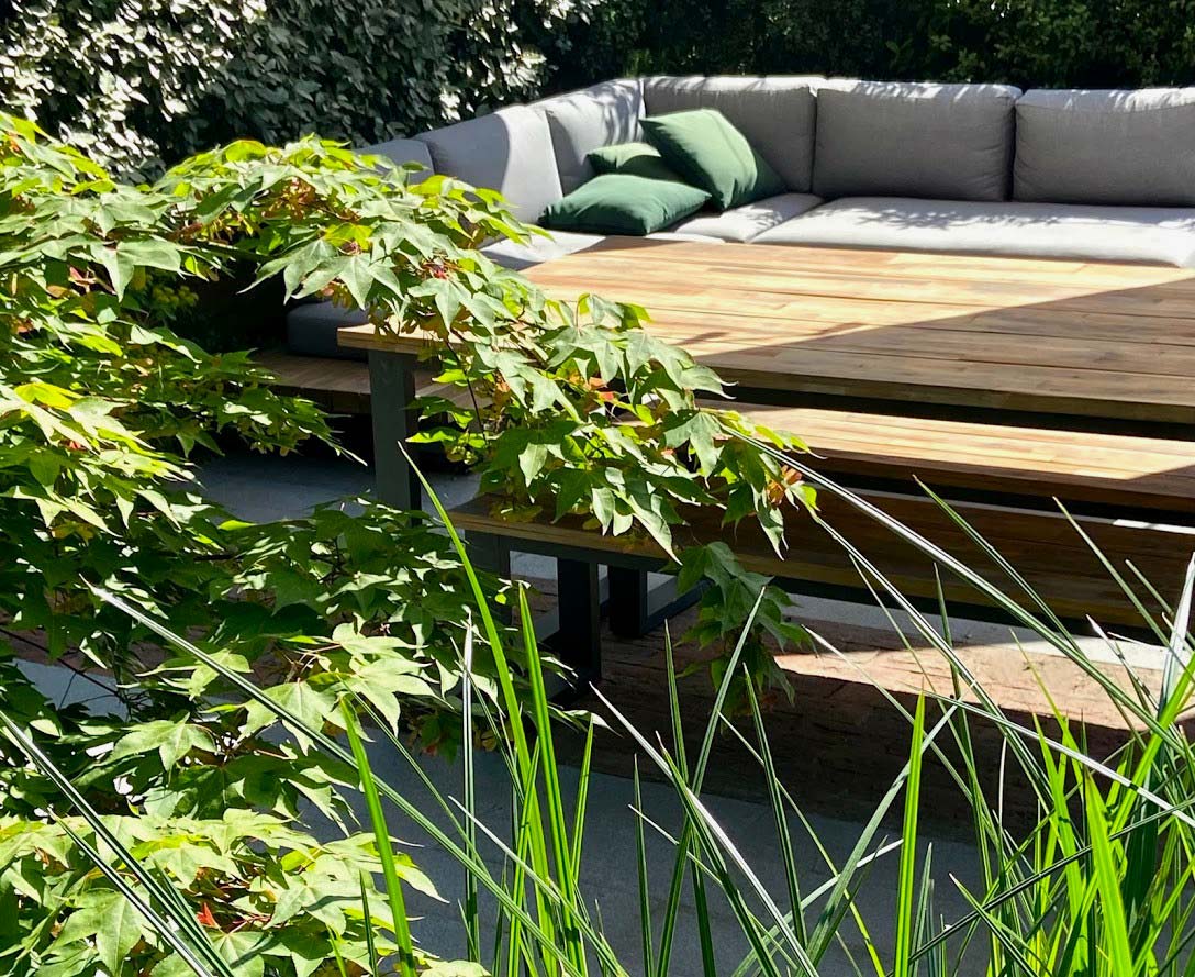 Outdoor seating area - barn courtyard garden