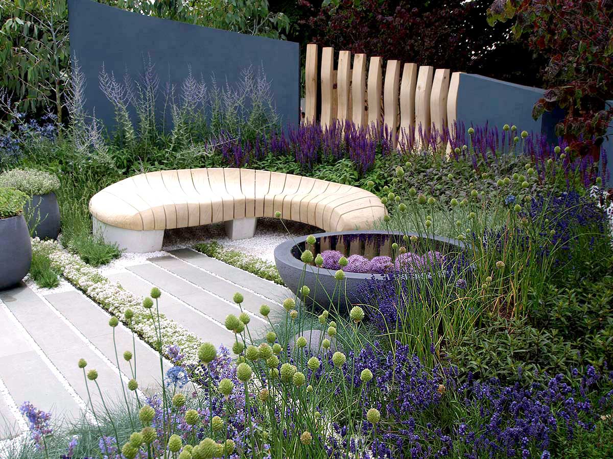 Rae Wilkinson's Hampton Court Healing Urban Garden. Rae Wilkinson Garden and Landscape Design Surrey, Sussex, Hampshire, London, South-East England