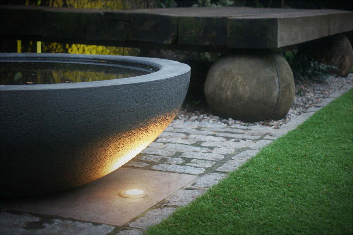 City Retreat Garden London. Lighting detail. Rae Wilkinson Garden and Landscape Design Surrey, Sussex, Hampshire, London, South-East England